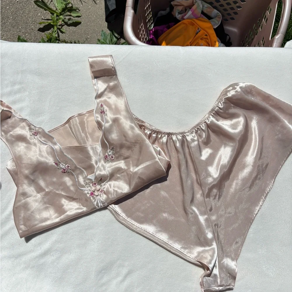 Vintage Silky Embroidered Satin Sleep Set - Light Blush - Picture 7 of 9